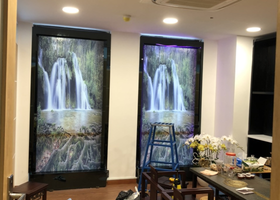 Mẫu thác nước chảy trên kính 3